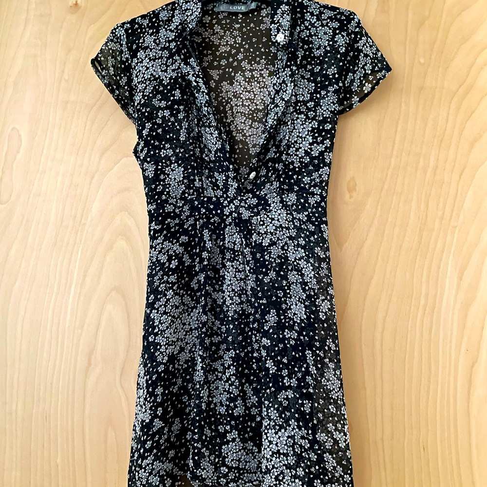 LF black/white floral sheer tunic blouse